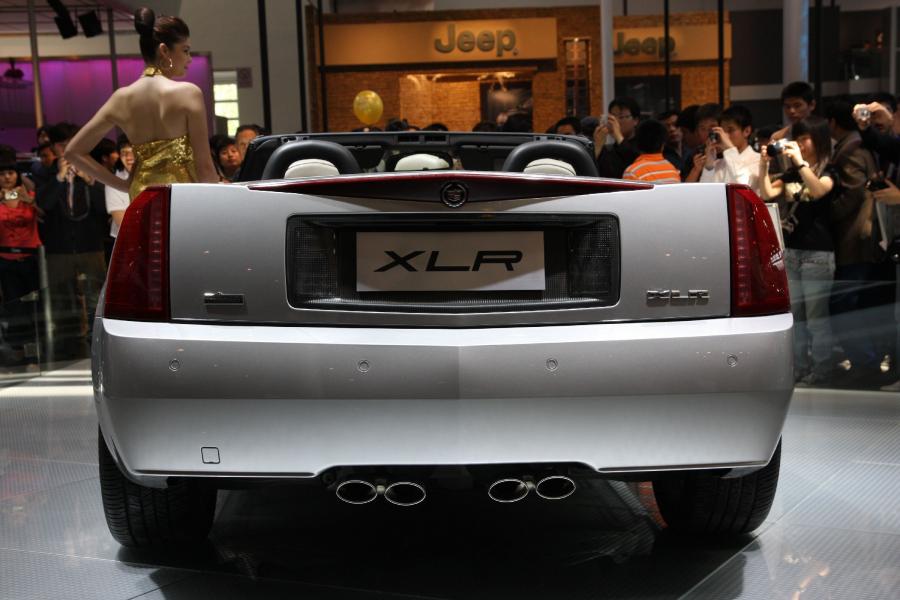  Cadillac XLR Roadster 2004 года  (фото 44 из 128)